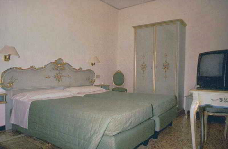 Hotel Serenissima Venesia Bagian luar foto